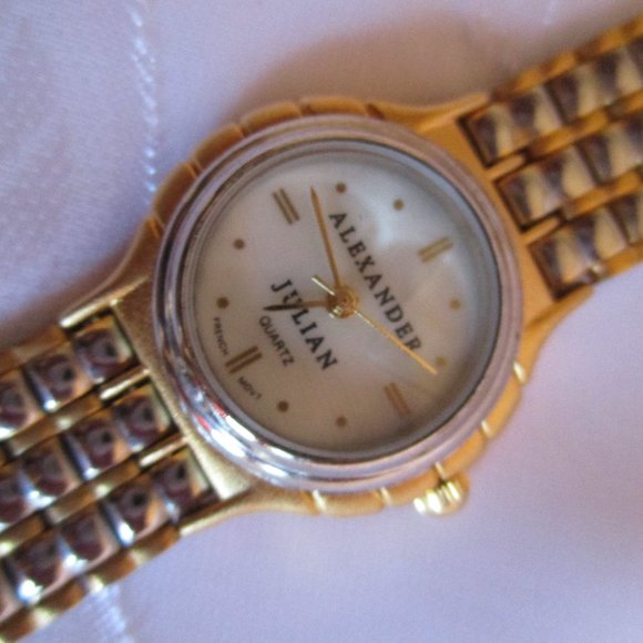ALEXANDER JULIAN VINTAGE QUARTZ WATCH - NWOT - Picture 6 of 10